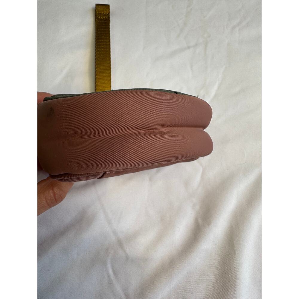 Lululemon Logo Pouch - Picture 5 of 13
